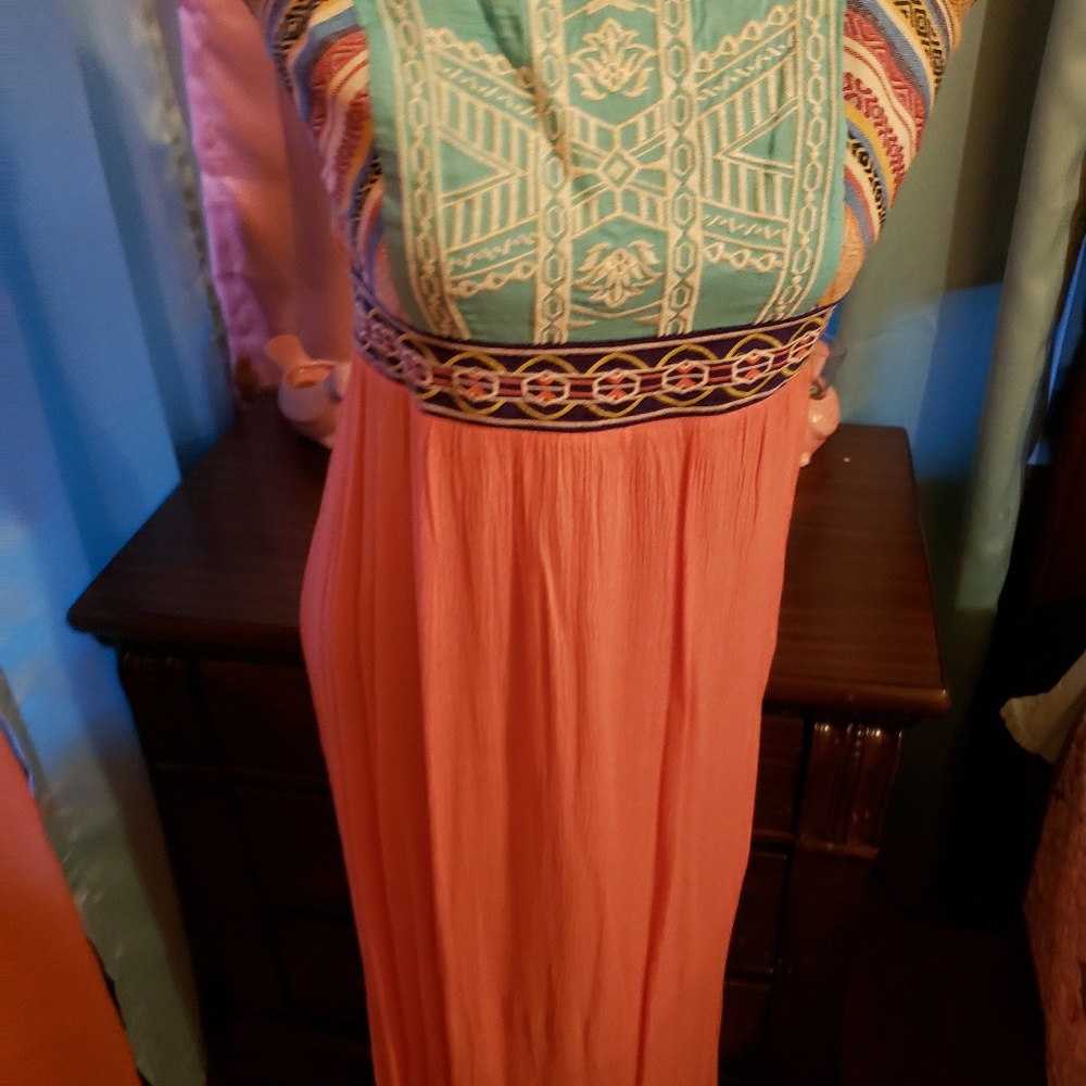 Dress - Picture 3 of 4
